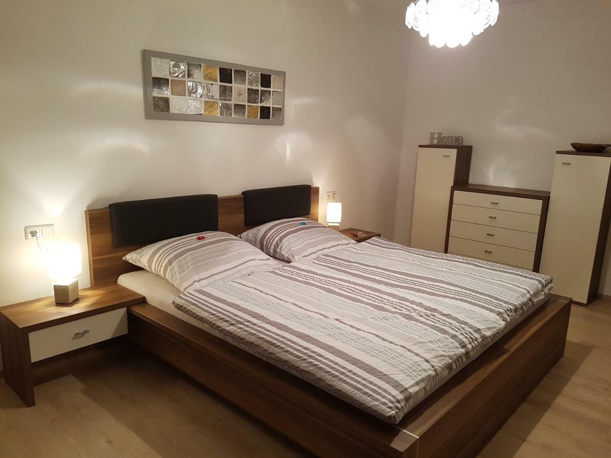 Andys Ferienwohnung Neustadt an der Waldnaab Exterior foto